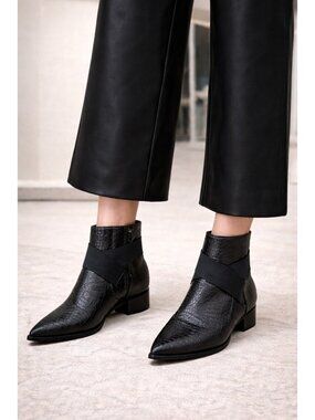 Valentina Croc Embossed Leather Ankle Boots Italy Black Pointed Toe Size 39/8.5